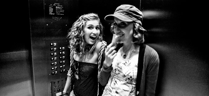 chicas-ascensor